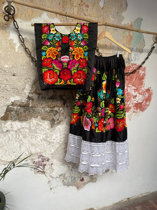 Traje bordado flores multicolor