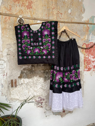 Traje completo antiguo tejido hilo delgado tonos morado