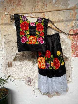 Traje negro tejido
