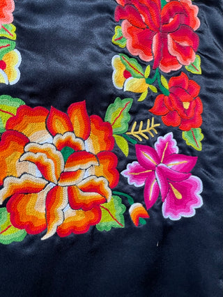 Traje negro tejido