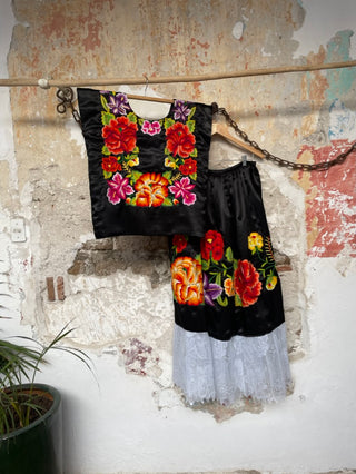 Traje negro tejido