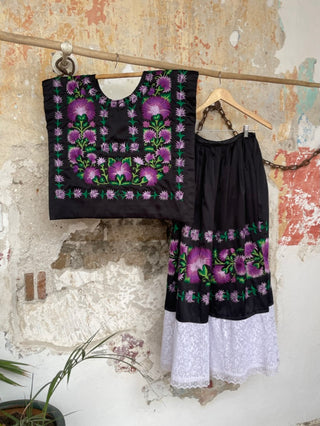 Traje completo antiguo tejido hilo delgado tonos morado